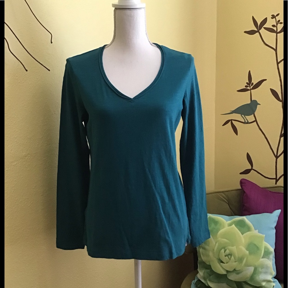 NWT Eddie Bauer V-Neck Combed Cotton Top - W Small